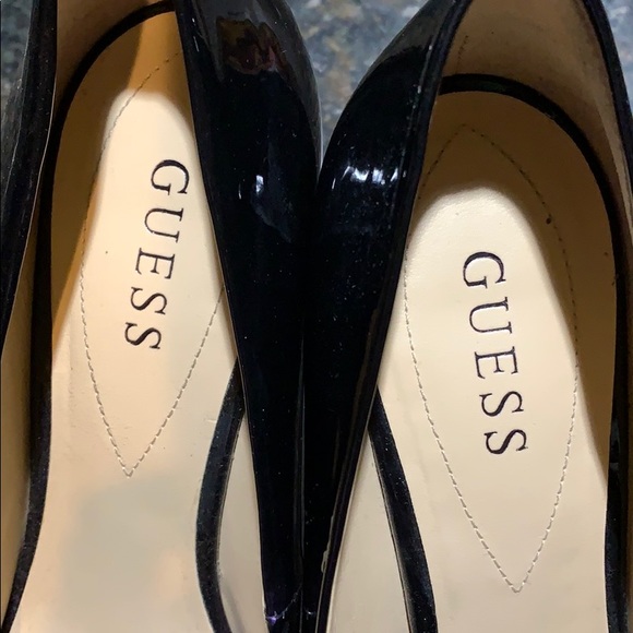 Lovely Guess 2 tone high heels - Picture 3 of 6